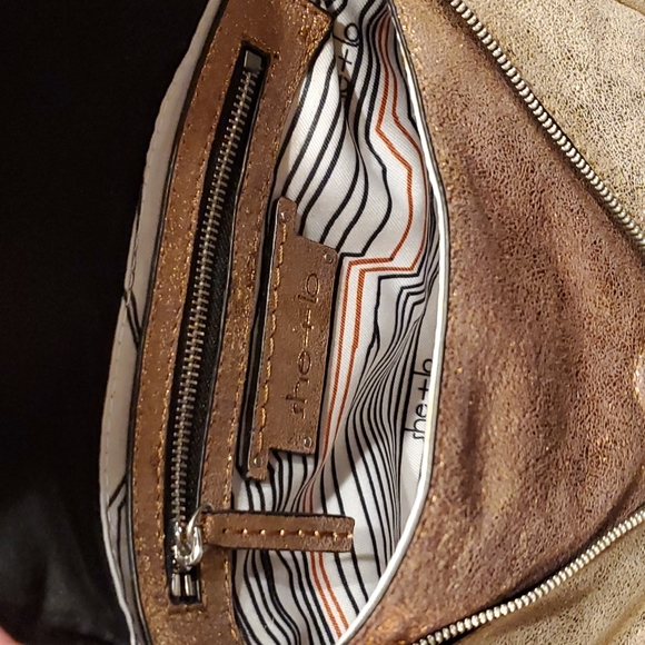 She+Lo Crossbody Rose Glitter Purse with Studs - Picture 9 of 11